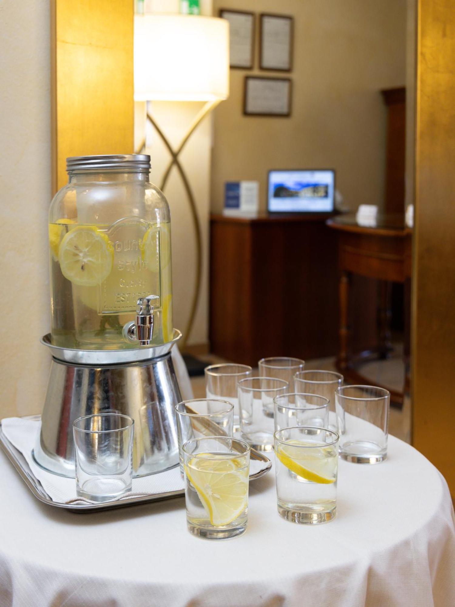 Best Western Plus Hotel Le Rondini San Francesco al Campo Exterior foto