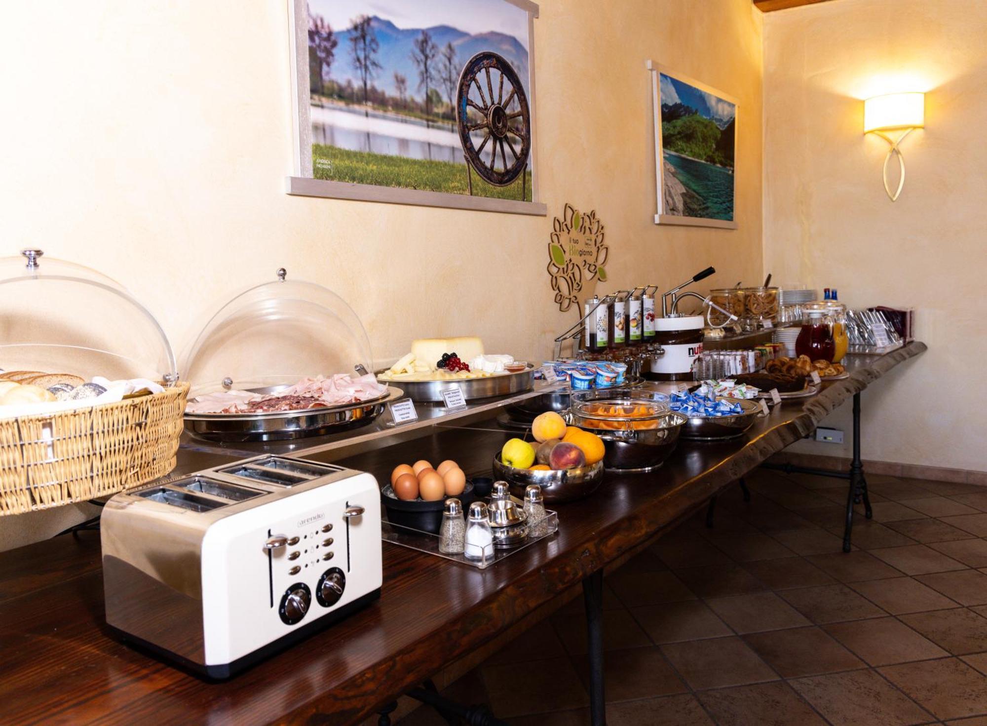 Best Western Plus Hotel Le Rondini San Francesco al Campo Exterior foto