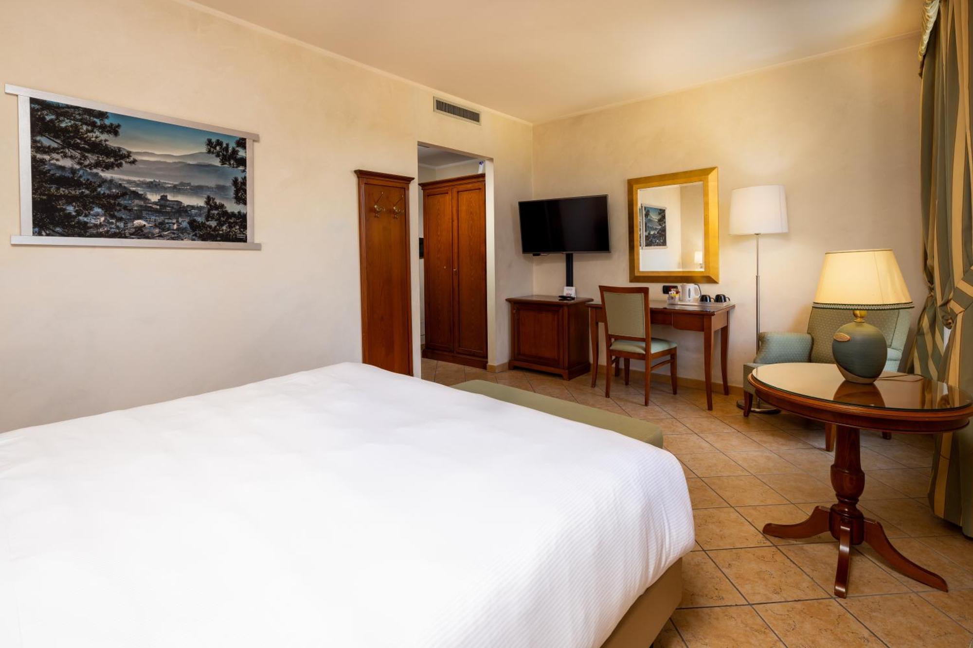 Best Western Plus Hotel Le Rondini San Francesco al Campo Exterior foto